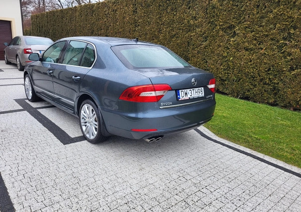 Skoda Superb cena 49900 przebieg: 167000, rok produkcji 2015 z Wrocław małe 67